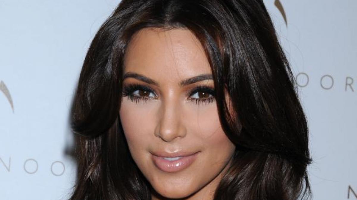 Kim jest Kim Kardashian - Newsy - Polki.pl