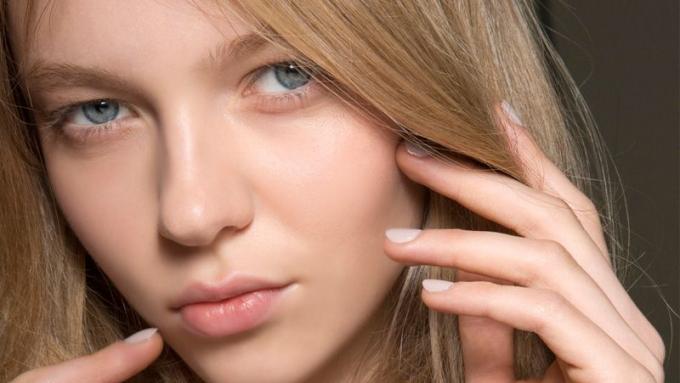 Modny Manicure Najmodniejsze Paznokcie Nude Paznokcie Polki Pl