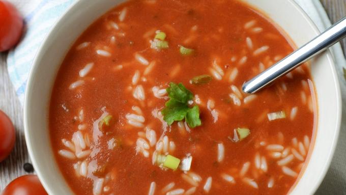 Znalezione obrazy dla zapytania zupa pomidorowa z ryÅ¼em