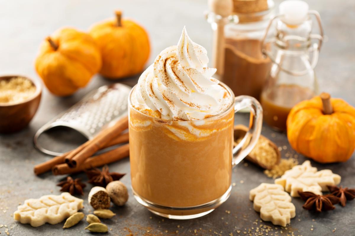 bomba kaloryczna jesiennej diety: pumpkin spice latte