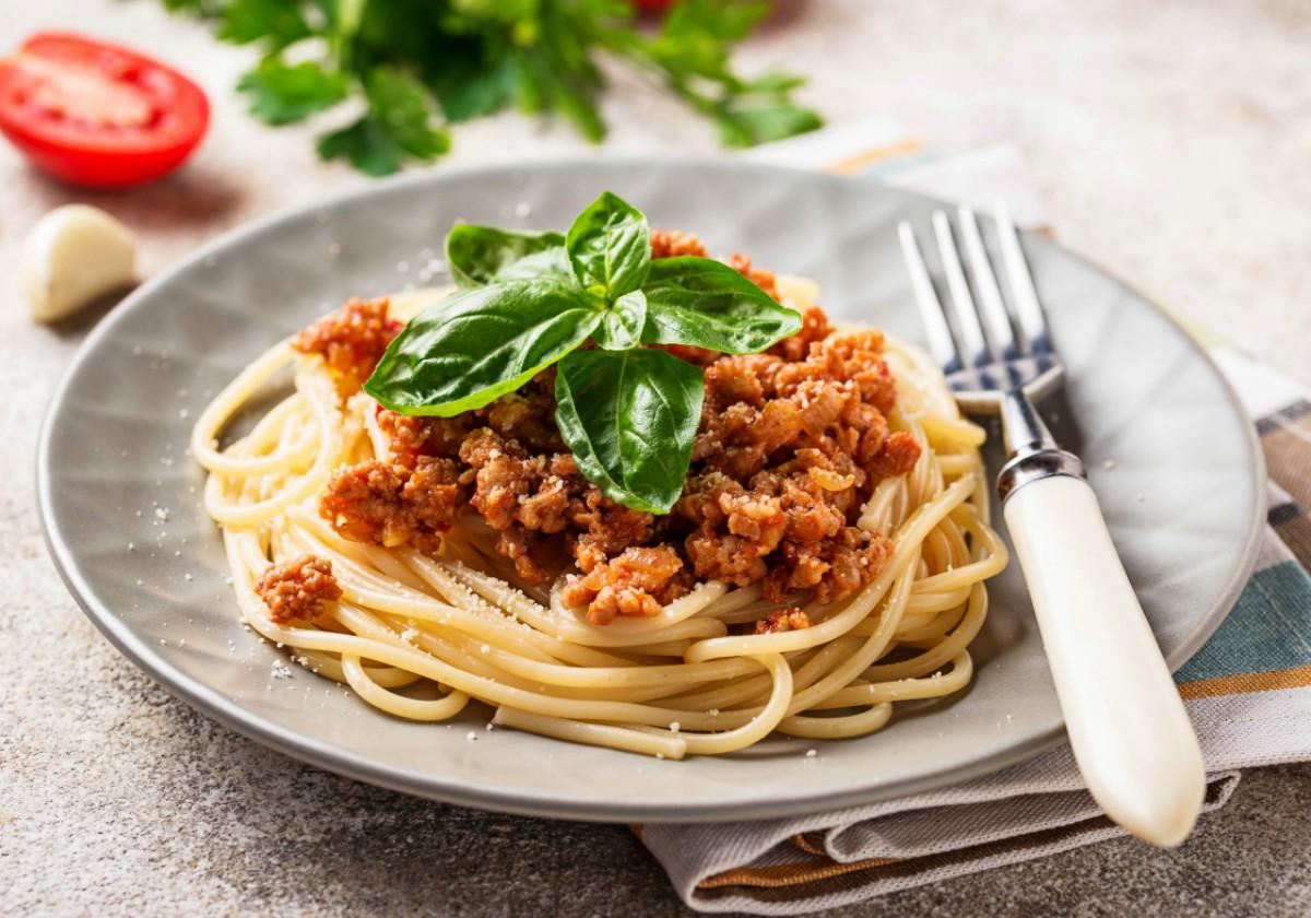 Przepisy Konrada Gacy - spaghetti razowe z wołowiną