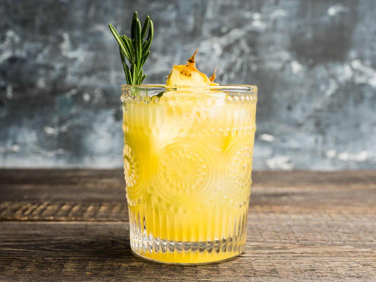 Drinki z martini: Pineapple Martini