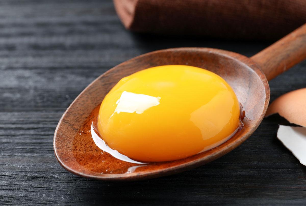 Ile gram białka ma jajko/ Adobe Stock