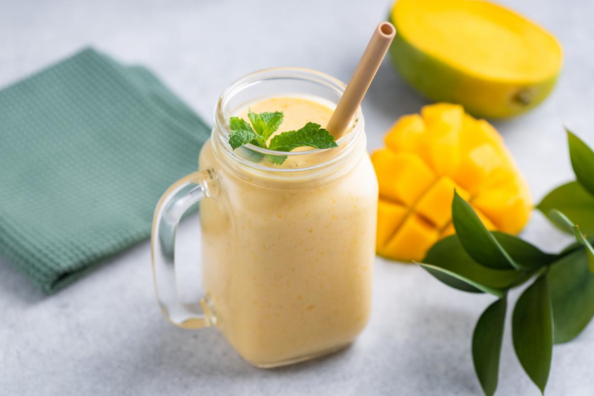 koktajl białkowy z mango