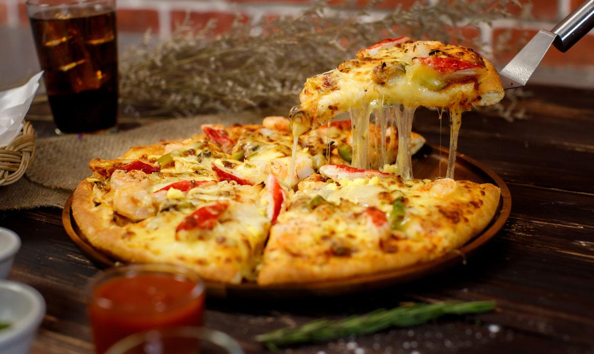 Najbardziej kaloryczne jedzenie: pizza z podwójnym serem
