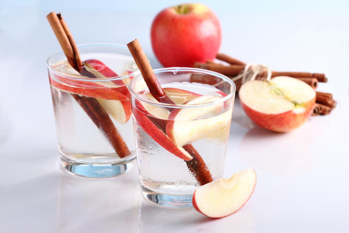 połączenie jabłek z wodą