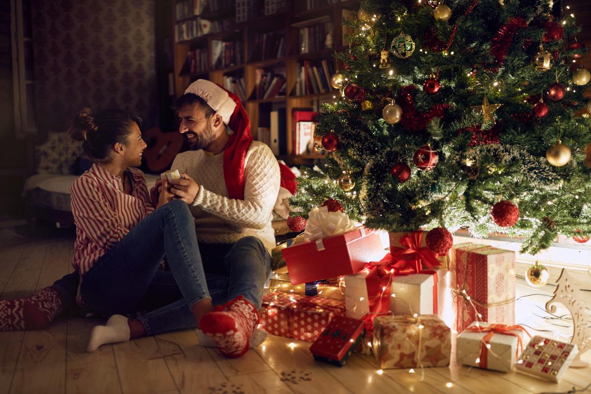 Tradycje bożonarodzeniowe: prezenty pod choinką