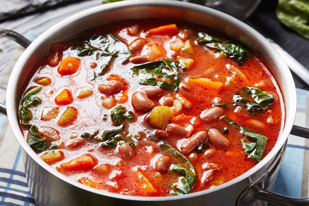 Przepisy diety Plantstrong: bogata zupa pomidorowa