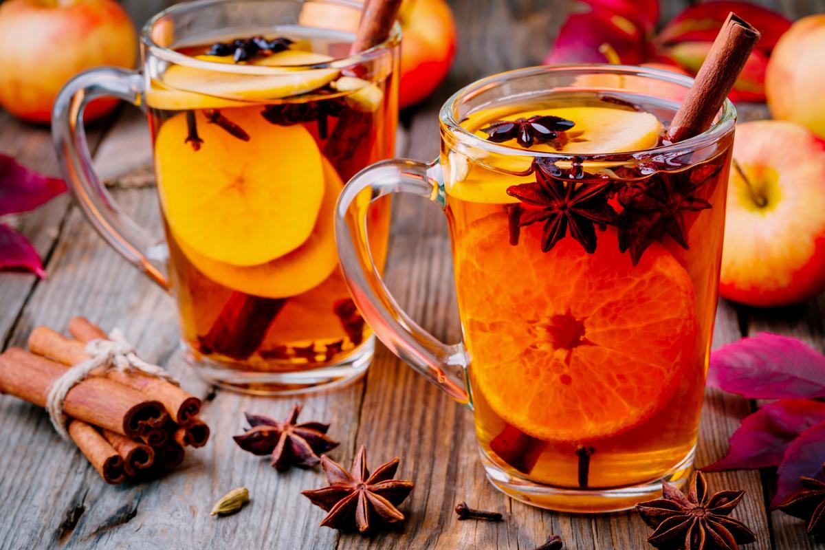 rozgrzewające herbaty na jesień z goździkami
