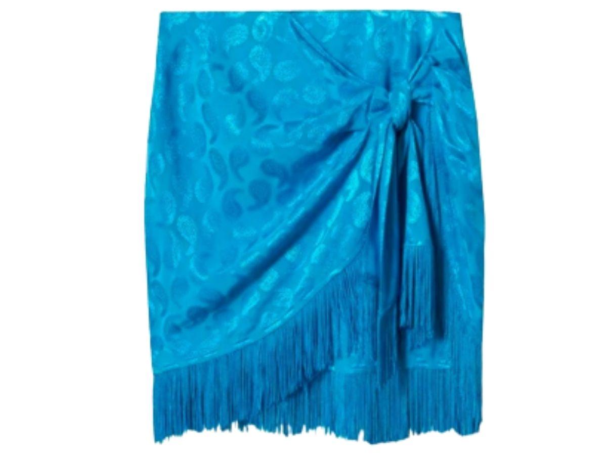 Spódnice mini na sezon wiosna lato 2022 - niebieska mini spódnica z wiązaniem i frędzlami Mango