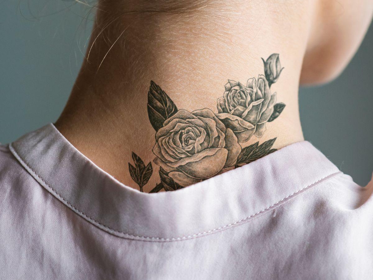 Tatuaż na karku - czy boli, jaki wybrać, co oznacza, wzory, cena