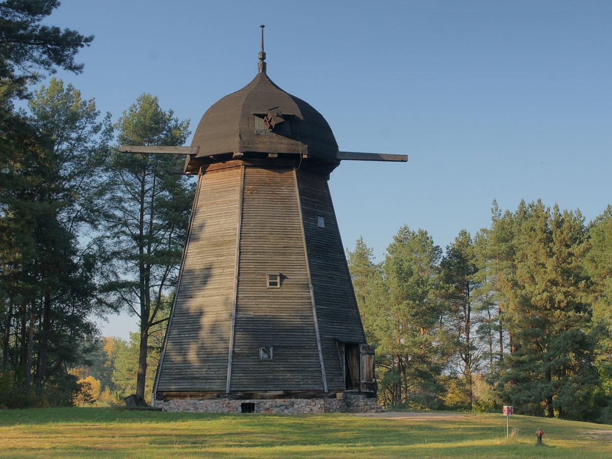 Wiatrak Skansen w Olsztynku