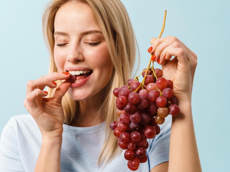 Czy winogrona bezpestkowe są zdrowe? Czy odmiany winogron bez pestek to GMO? - Zdrowe odżywianie - Polki.pl