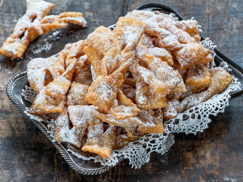 Faworki pieczone w piekarniku przepis na karnawał Desery Polki.pl