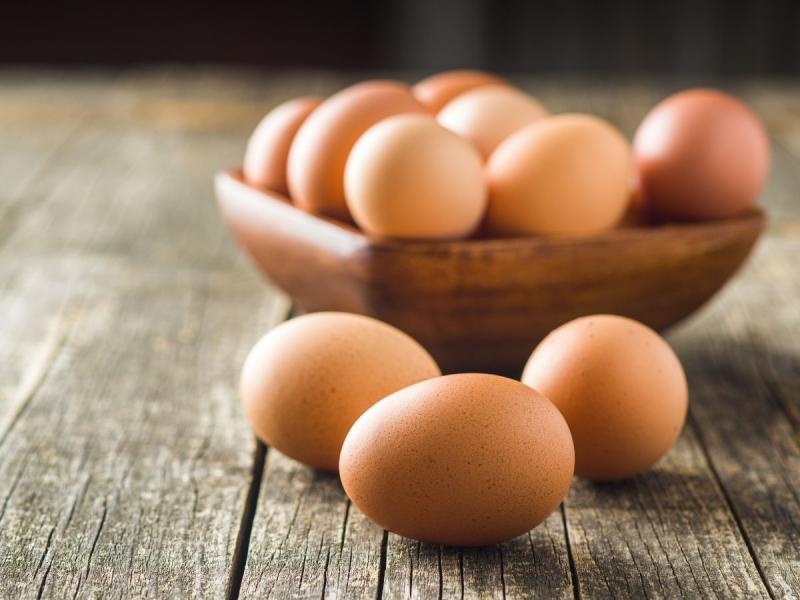 jak sprawdzić świeżość jajka