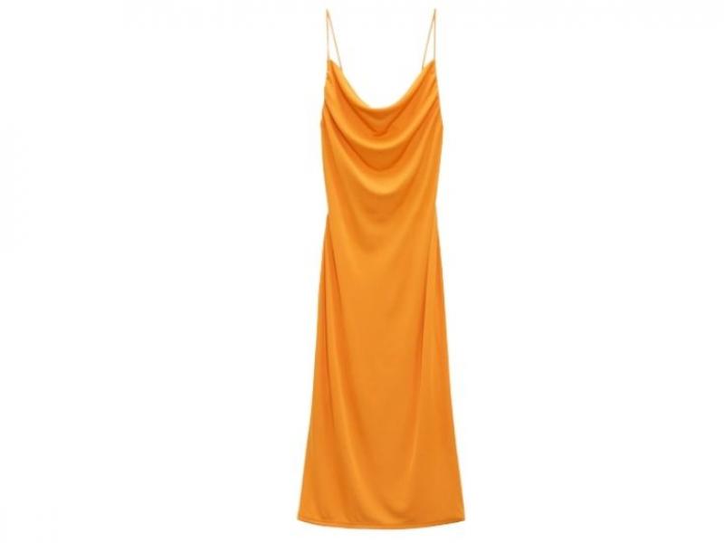 Modne sukienki wiosna lato 2022 - pomarańczowa sukienka Zara