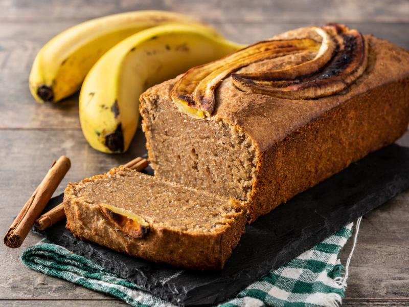 Wegański chlebek bananowy z masłem orzechowym