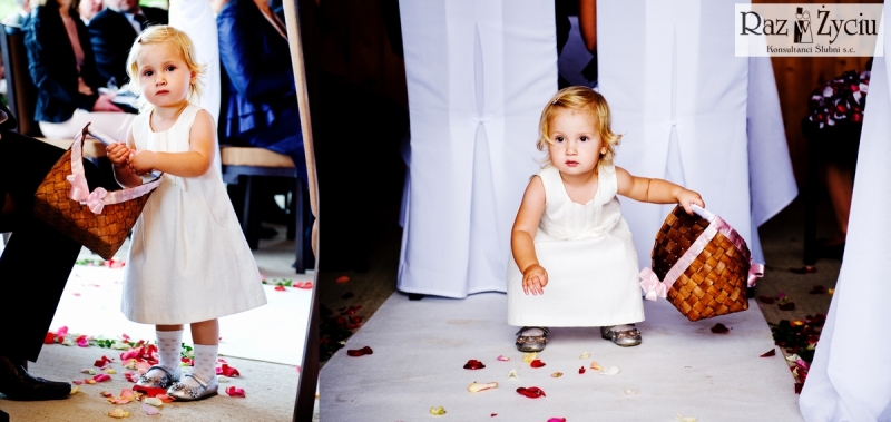 Dzieci na ślubie i weselu