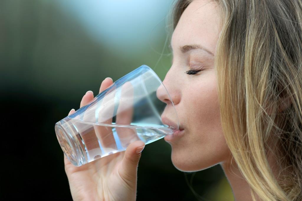 Polacy piją mało wody