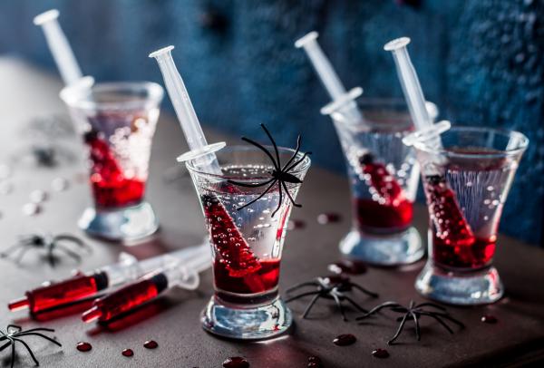 Drinki na Halloween - zastrzyk wampira