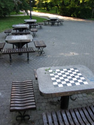 Lubisz szachy? Idź do parku
