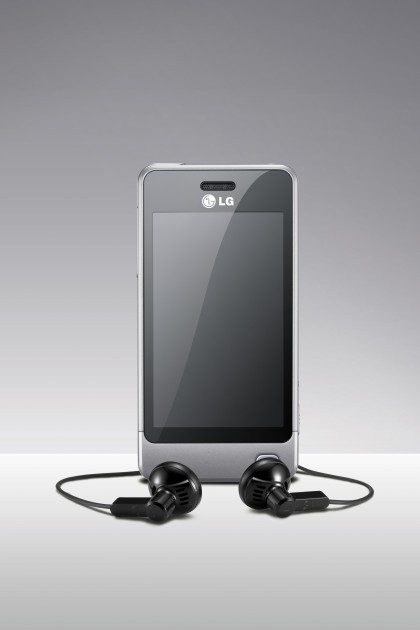 Telefon LG GD510 na... słońce