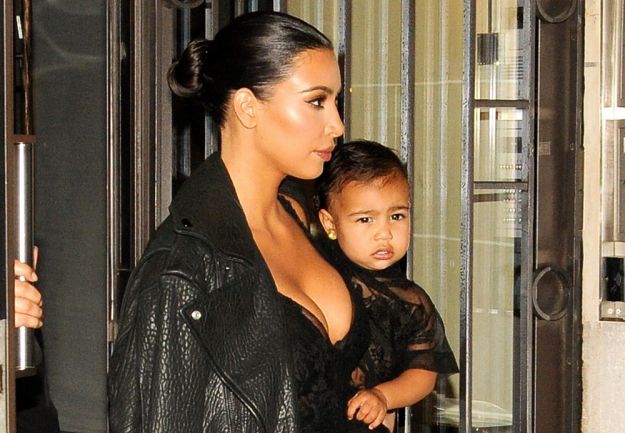 Kim Kardashian zabrała swoją córeczkę na pokaz mody
