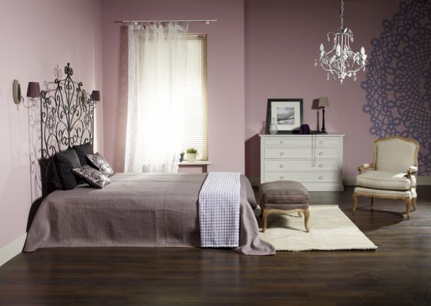 Zmysłowa sypialnia w stylu new romantic