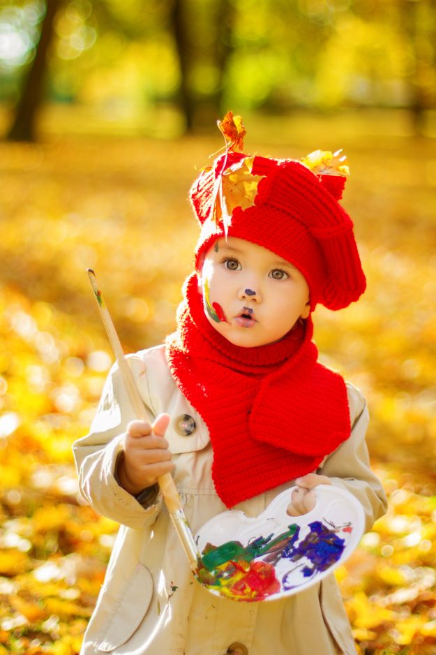 Jesienna sesja fotograficzna dziecka