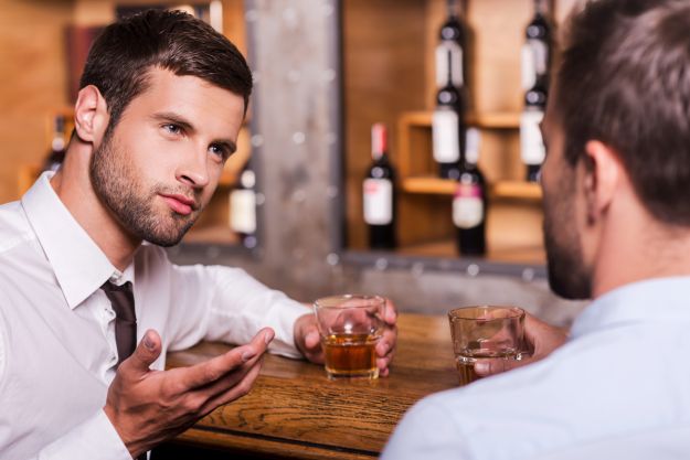 Jak wybrać whisky na randkę? Sprawdź jego typ osobowości!