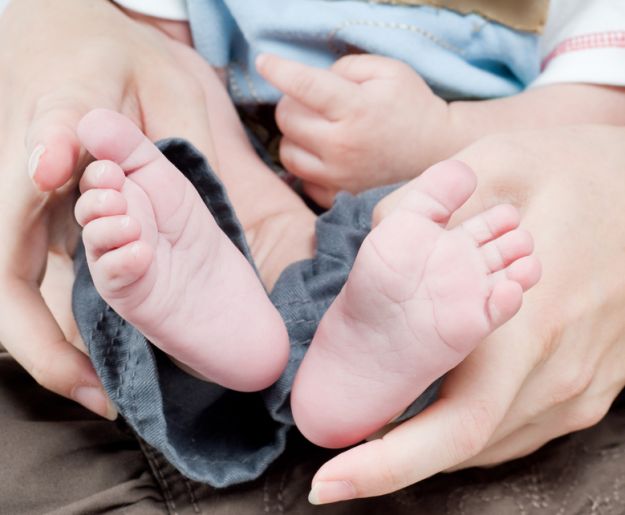 Jak zmieniają się nóżki dziecka w czasie jego rozwoju?